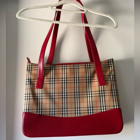 Burberry | Red Haymarket Check Pocket Tote Medium - Picture 4 of 8